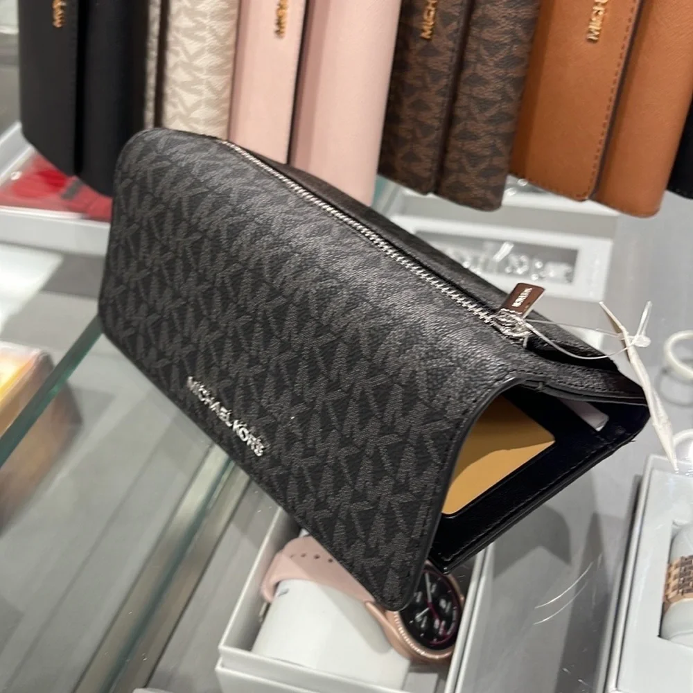 MICHAEL KORS JET SET TRV LARGE TRIFOLD BLACK